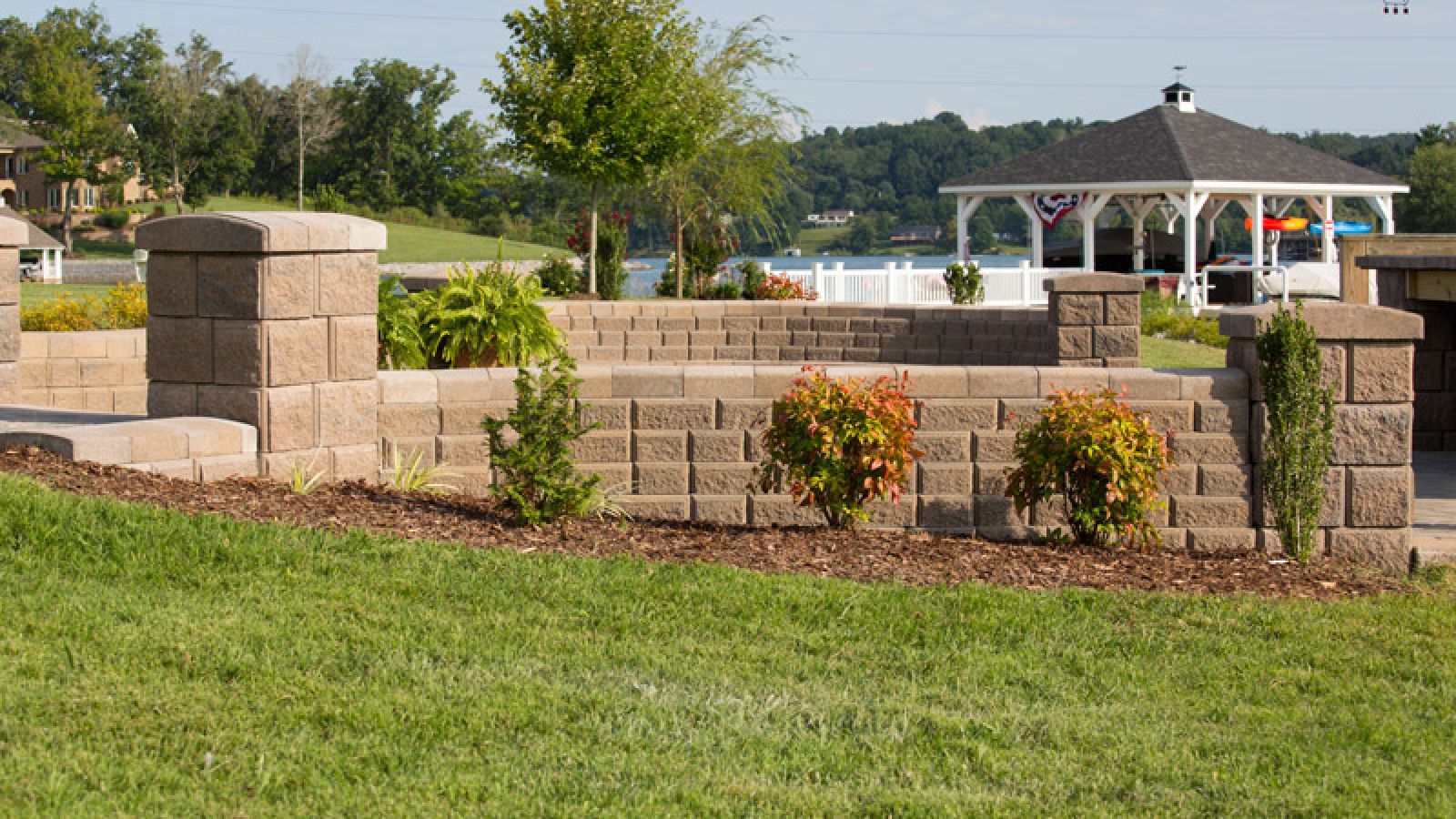 450 Traditional Series by EverLoc® Retaining Walls from AR Stoneworks & Outdoor Living